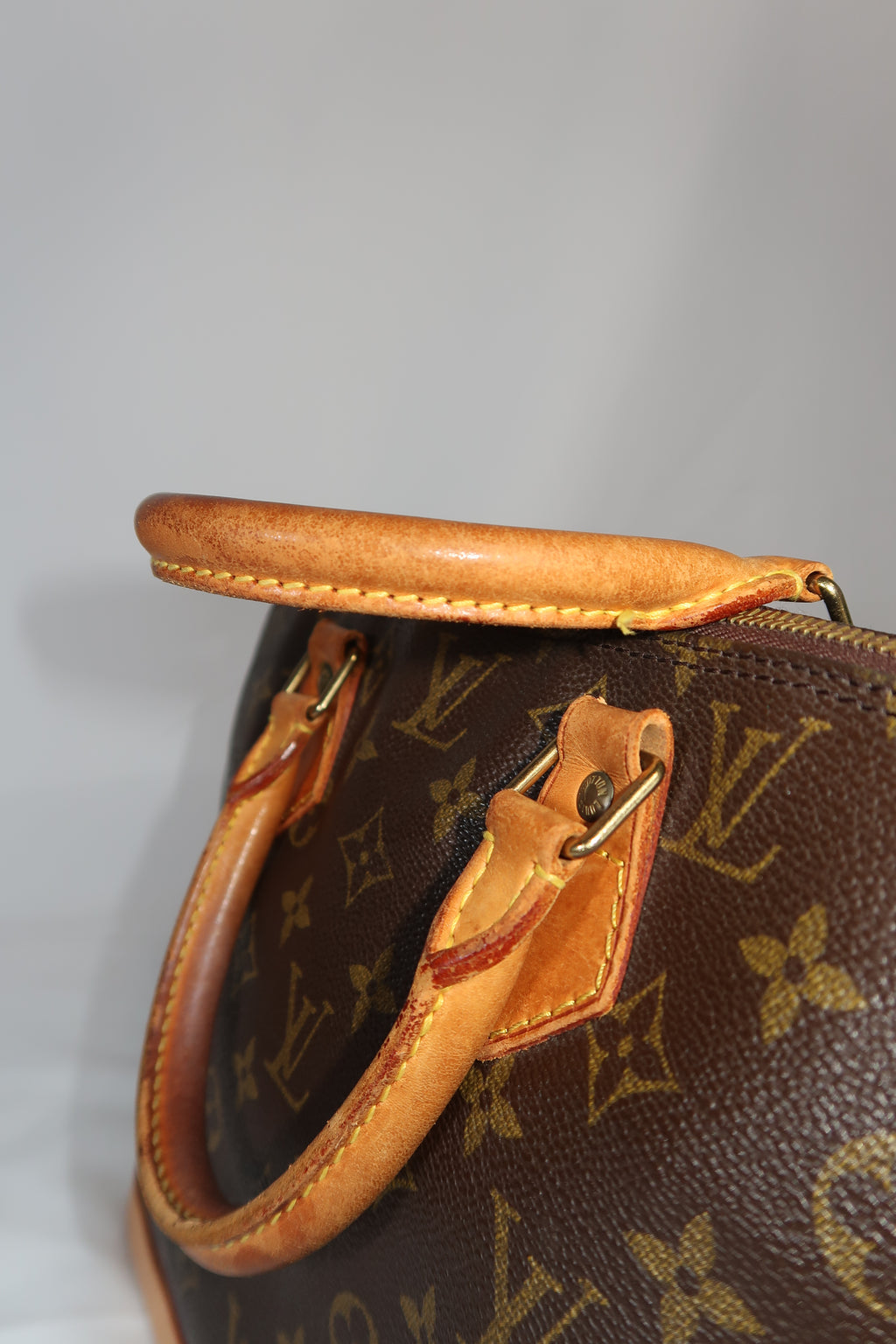 Louis Vuittom Alma PM Classic Monogram