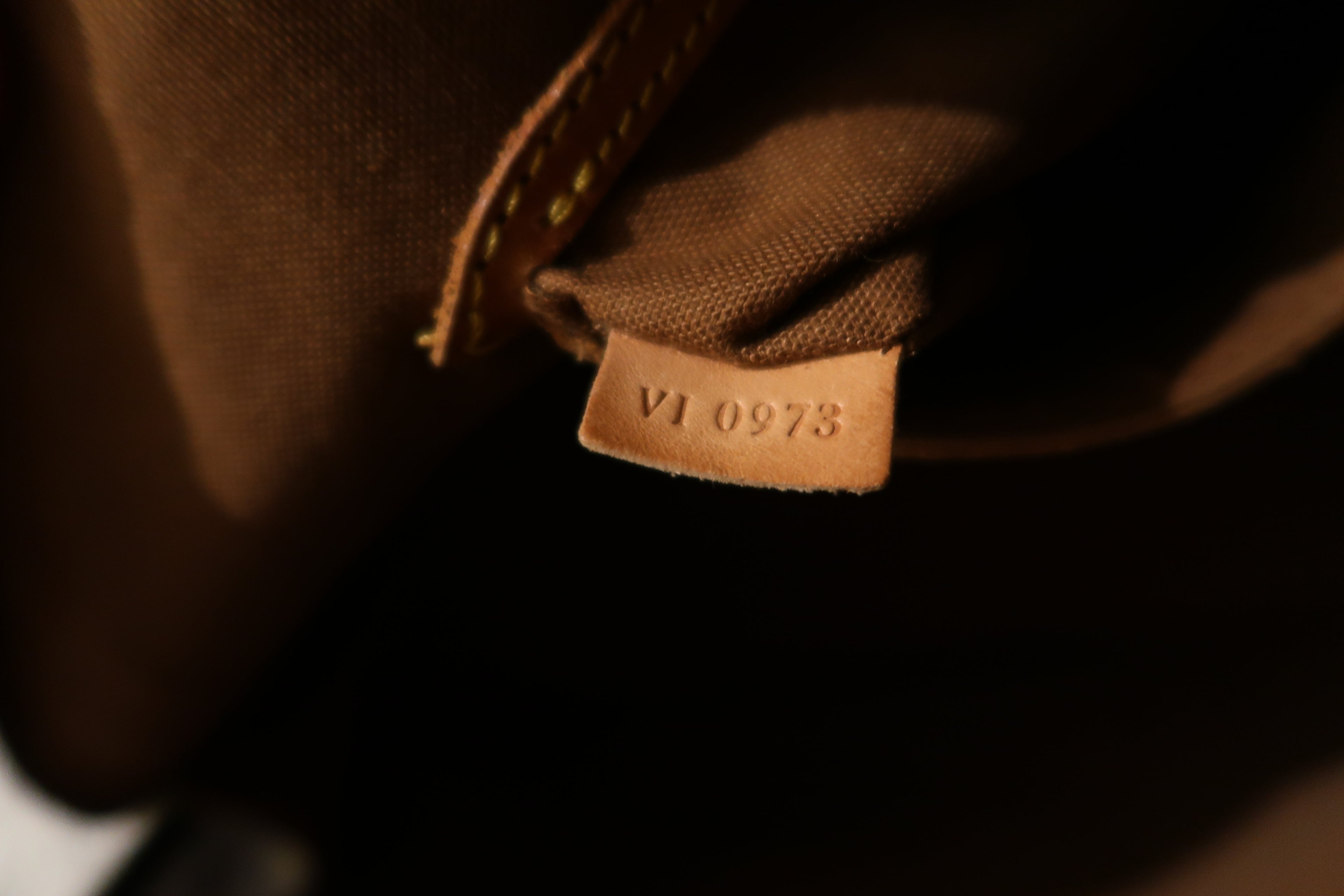 Louis Vuittom Alma PM Classic Monogram