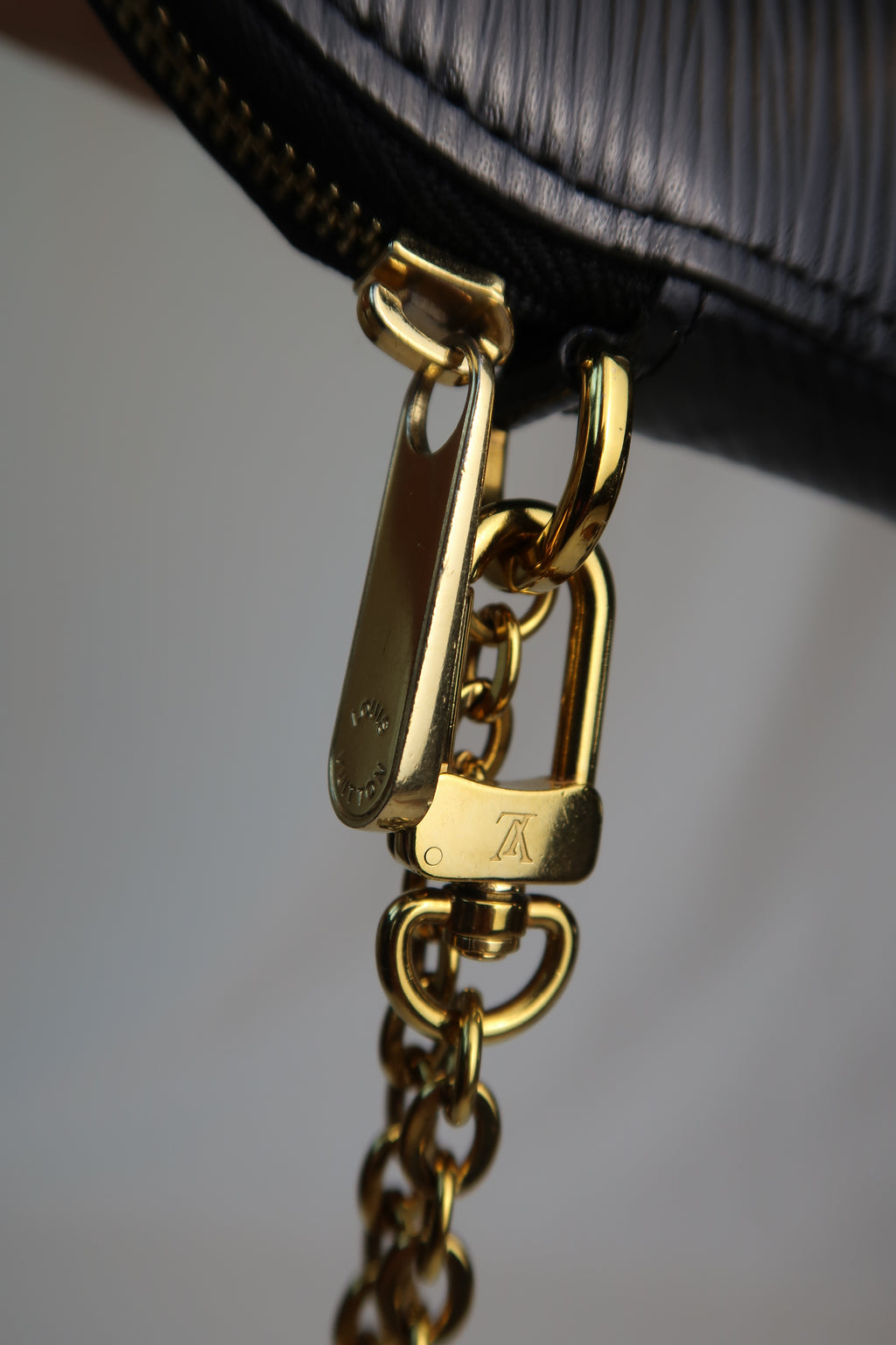 Louis Vuitton "Love Lock" Heart Coin Purse Black Epi